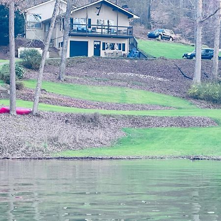 Вилла Cozy, Lake Lanier Property With Amazing Views Доусонвилл Экстерьер фото