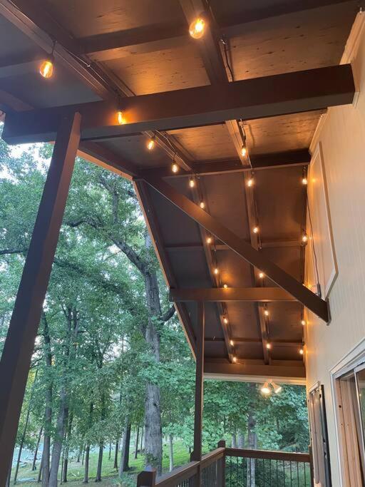 Вилла Cozy, Lake Lanier Property With Amazing Views Доусонвилл Экстерьер фото